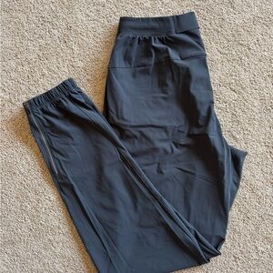 Men’s Medium Lululemon Pace Breaker Joggers, Size Medium